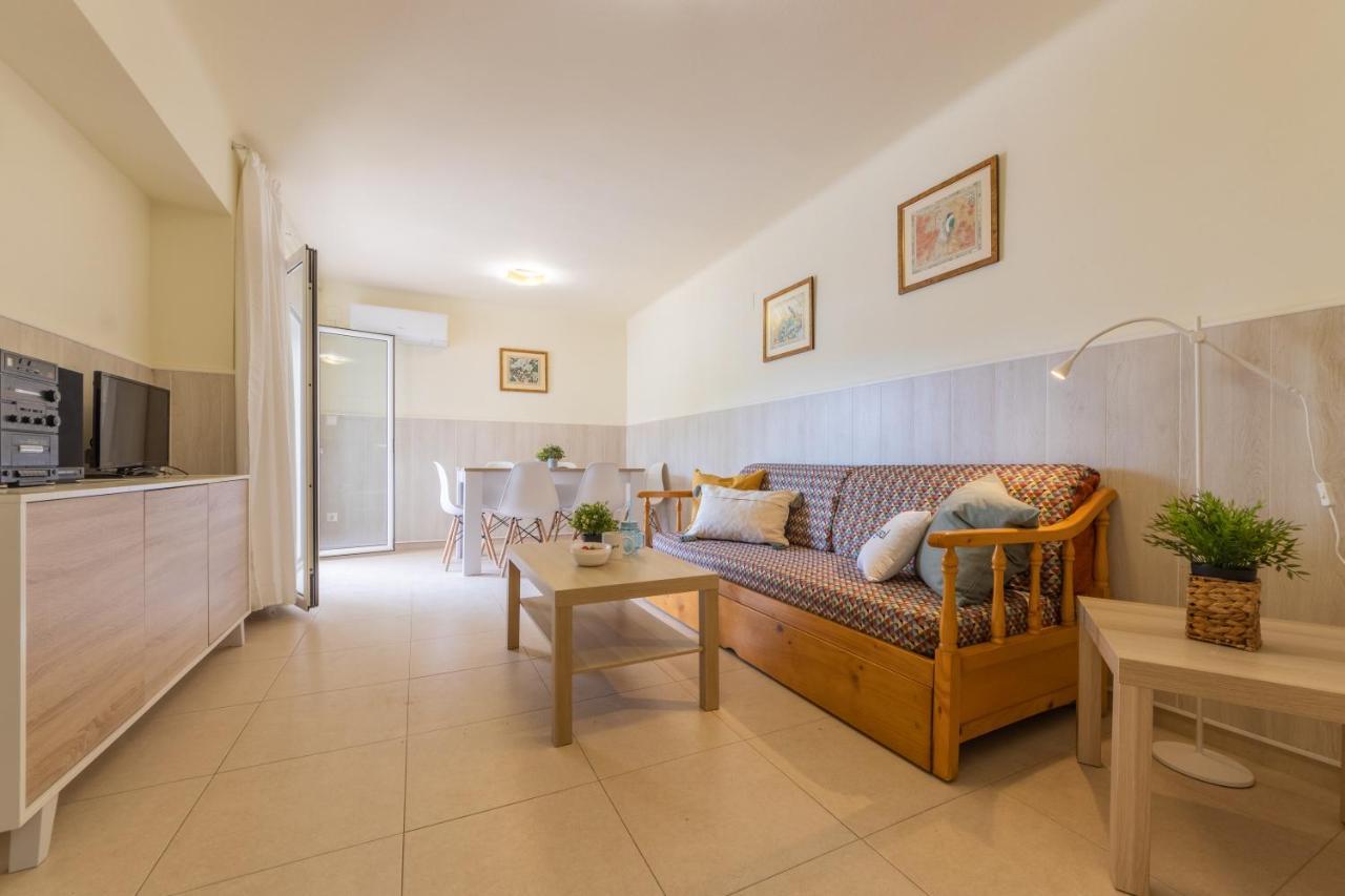 Apartamentos Jaime I Arysal 살루 외부 사진